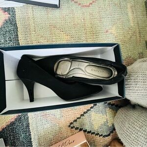ANDIAMO Black Pointed-Toe Mid Heel Pump